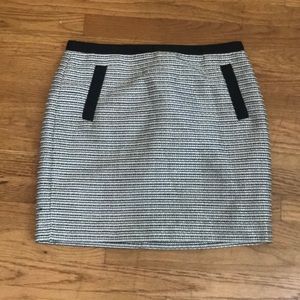 Structured tweed skirt
